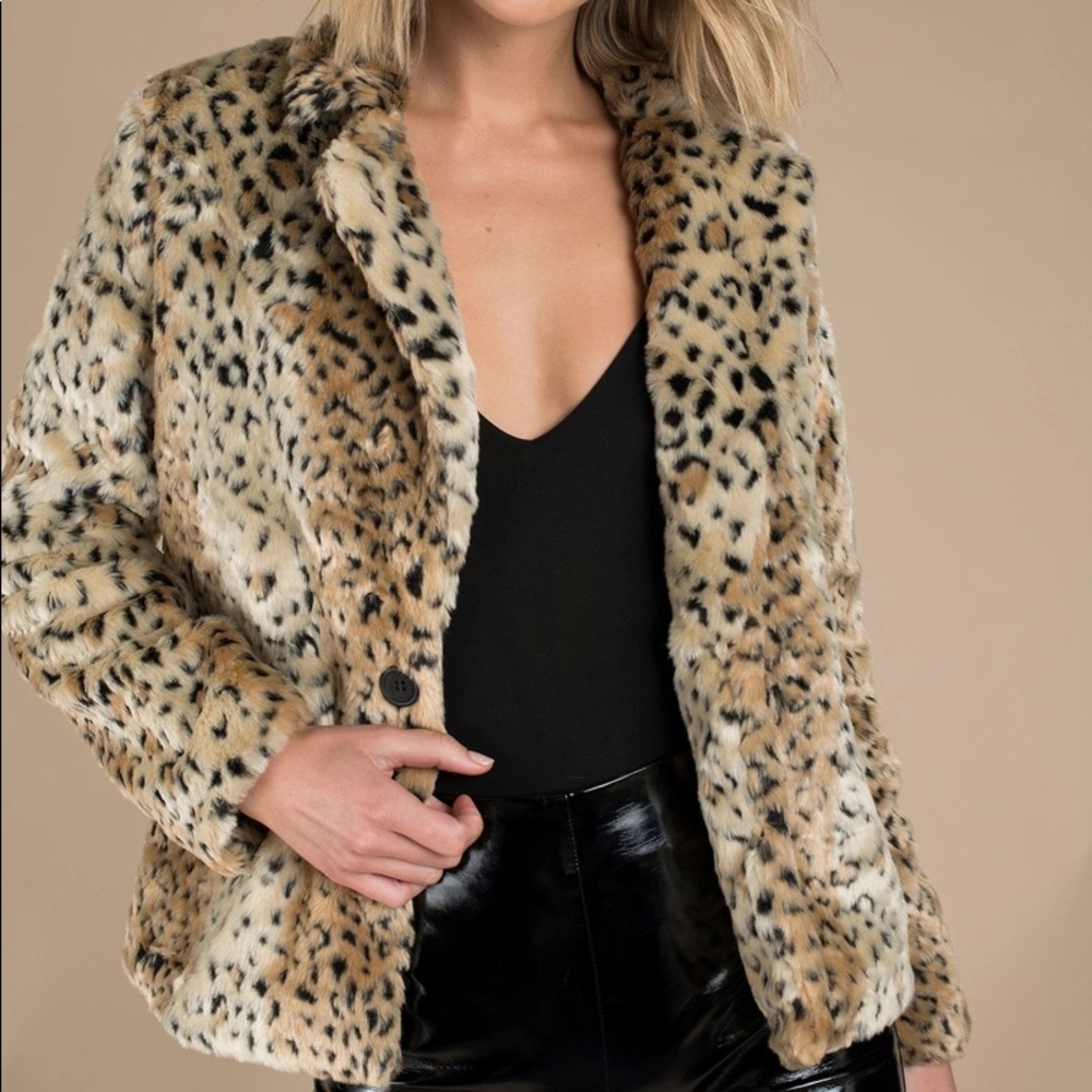 Beautiful & Fun Leopard Jacket